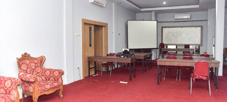 红多兹酒店-近穆罕默迪亚望加锡大学(RedDoorz Near Universitas Muhammadiyah Makassar)图片