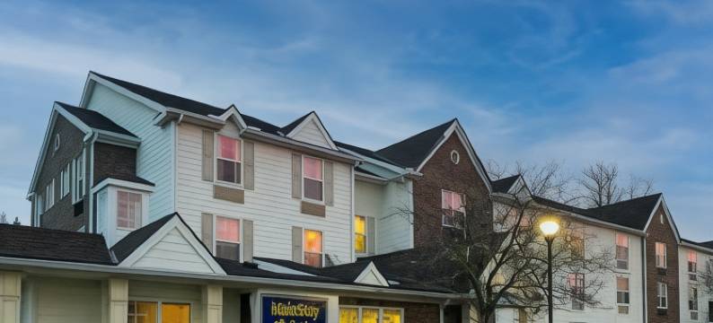 米德尔堡高地克里夫兰机场美茵斯坦套房酒店(MainStay Suites Middleburg Heights Cleveland Airport)图片