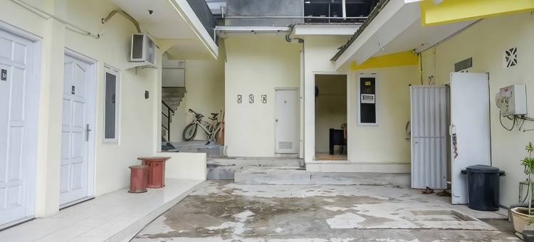 红门酒店-近三宝垄恩加利安佩尔马塔美迪卡医院(RedDoorz Near RS Permata Medika Ngaliyan Semarang)图片