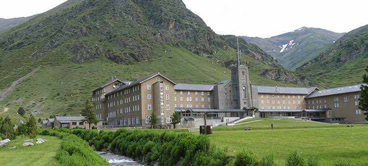 户撒努里亚山谷酒店(Hotel Vall de Núria)图片