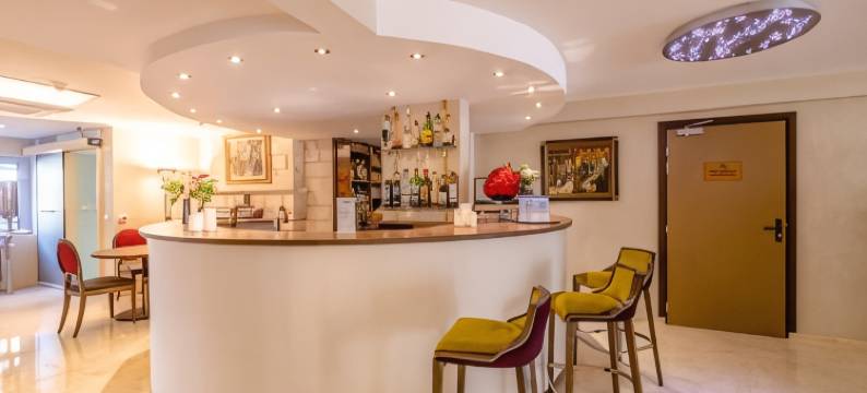 原创精品 - 格勒诺布尔梅朗三朵玫瑰酒店(Hôtel les Trois Roses, Meylan Grenoble)图片