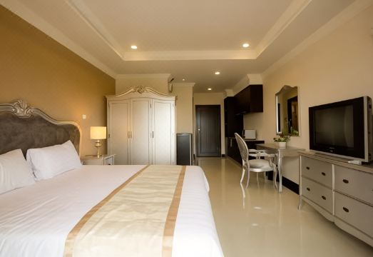 LK Grand Living PlaceHotel Overview