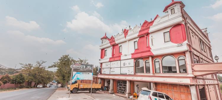 Fallinda Hotel Cibinong图片
