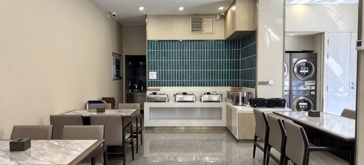 速8精选酒店(淖毛湖镇店)图片