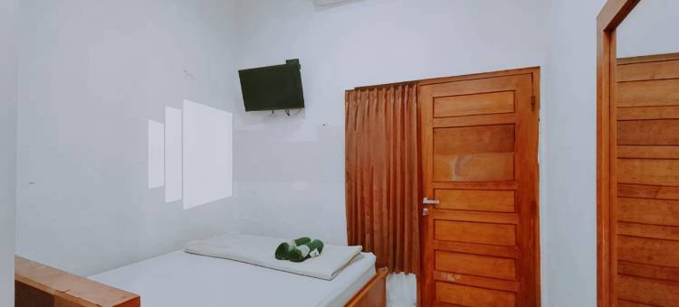 卡利达米特拉红门酒店-靠近沃诺萨里阿伦阿伦(Calida Hotel Mitra RedDoorz Near Alun Alun Wonosari)图片