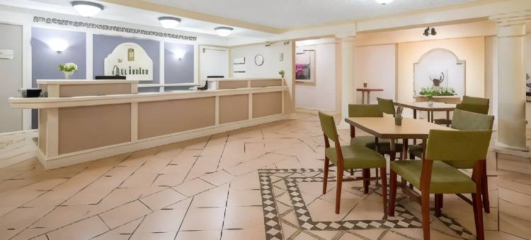 圣地亚哥维斯塔戴斯酒店(Days Inn by Wyndham San Diego Vista)图片