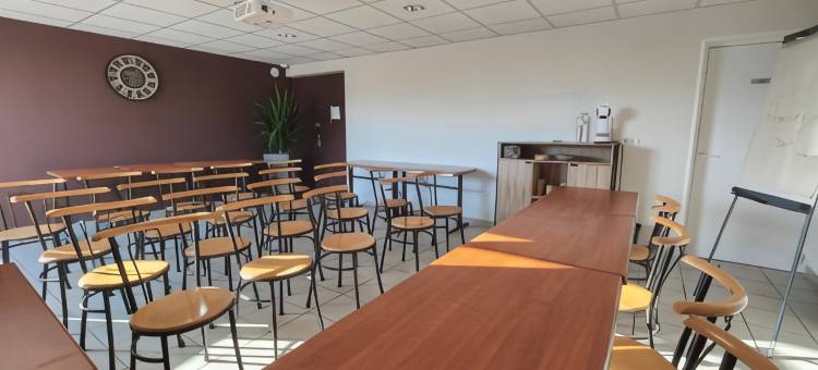 Cit'Hotel餐厅保龄球米洛(Cit'Hotel Restaurant du Bowling de Millau)图片