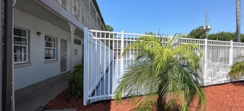 圣彼得斯堡伊克诺旅馆(Econo Lodge St Petersburg Central)图片