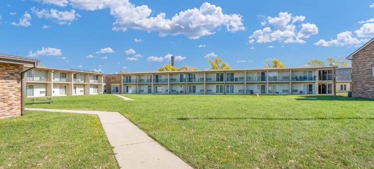 东湖套房(Eastlake Suites Hotel & Conference Center by OYO Urbana)图片