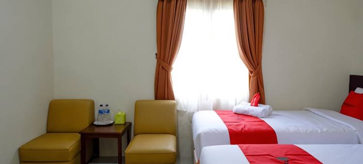 红多兹卡兰甘亚尔 45 号体育场附近酒店(RedDoorz Near Stadion 45 Karanganyar)图片