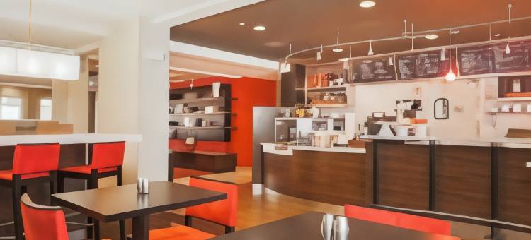 萨利纳斯蒙特利万豪万怡酒店(Courtyard Salinas Monterey)图片