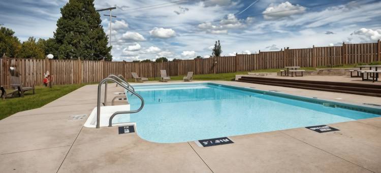 伦弗鲁温德姆戴斯酒店及会议中心(Days Inn by Wyndham Renfrew Conference Centre)图片