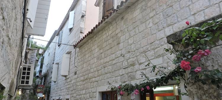 特罗吉尔之星别墅(Old Town Villa Trogir Stars with Free Parking)图片