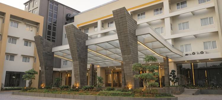 南旺波略斯画廊酒店(Pollos Hotel & Gallery Rembang)图片