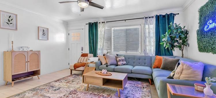 雅致四卧室度假屋，配有停车位, 游戏设施 & 火盆(Chic 4Br Rental w/ Parking, Games & Fire Pit)图片