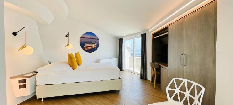 法拉吉奥尼大酒店(Grand Hotel Faraglioni)图片