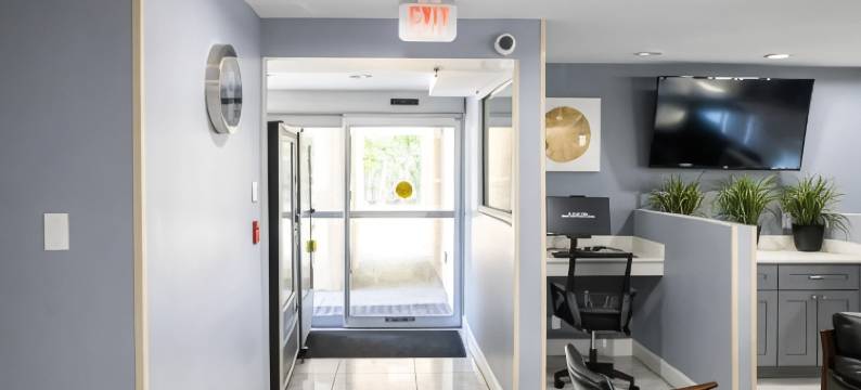 科利奇帕克亚特兰大机场南呗盟酒店(Baymont by Wyndham College Park Atlanta Airport South)图片