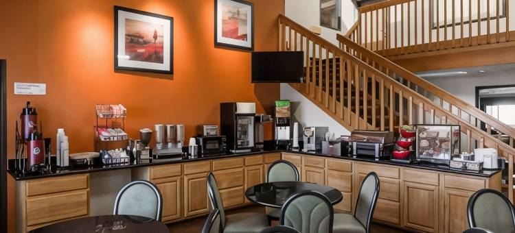 普拉特城KCI机场温德姆华美达酒店(Ramada by Wyndham Platte City KCI Airport)图片