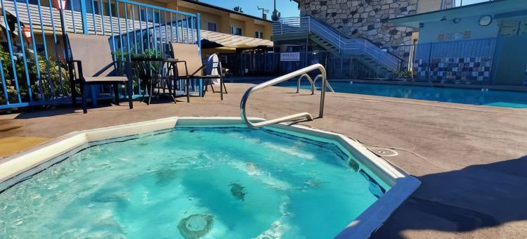 阿纳海姆公园品质套房酒店(Quality Inn & Suites Anaheim at the Park)图片