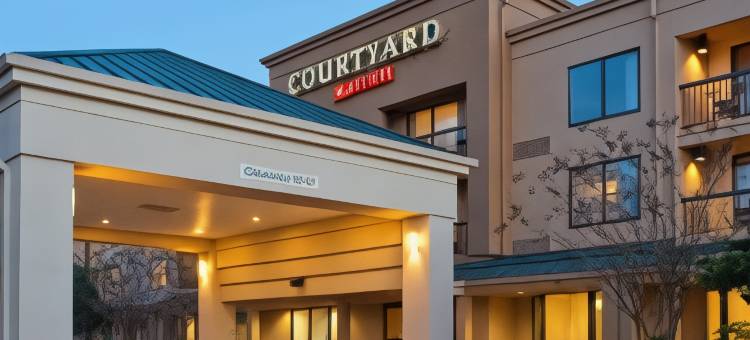 海湾畔工艺农场万怡酒店(Courtyard Gulf Shores Craft Farms)图片