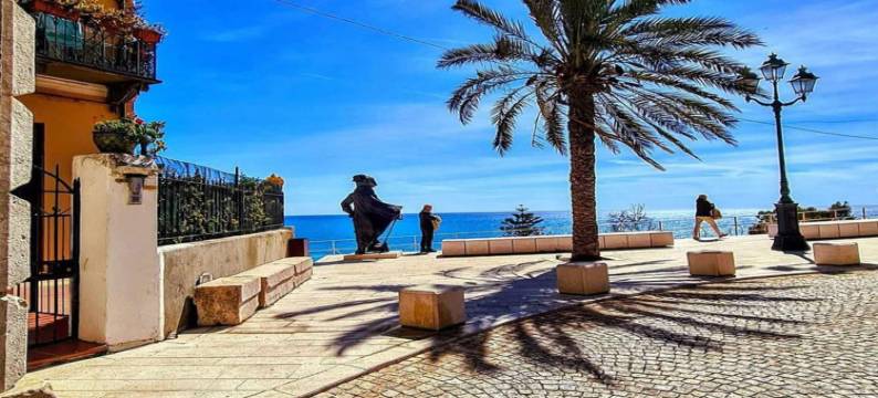 Chic Coastal Hill Escape图片