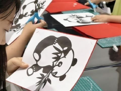 Chengdu Panda Base launches limited-time Chinese New Year festivities