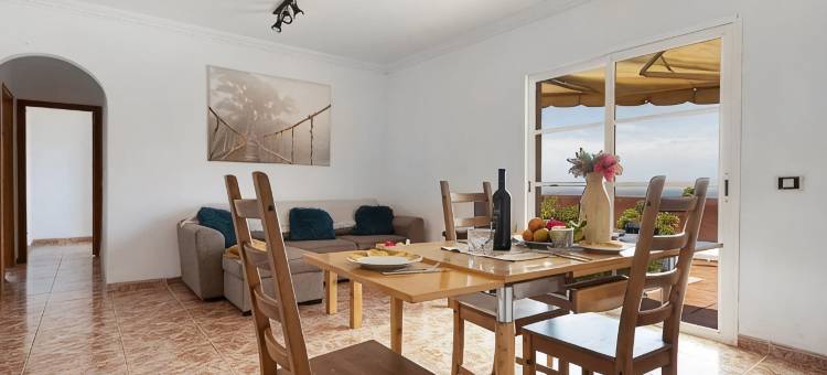靠近哈丁海滩的波多度假屋(Holiday Home in Puerto near Playa Jardín)图片