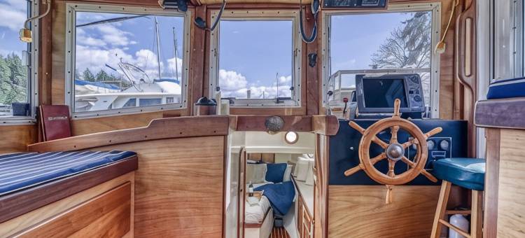 38英尺游艇配有豪华设施及皮划艇!(38' Yacht equipped with luxury and kayaks!)图片