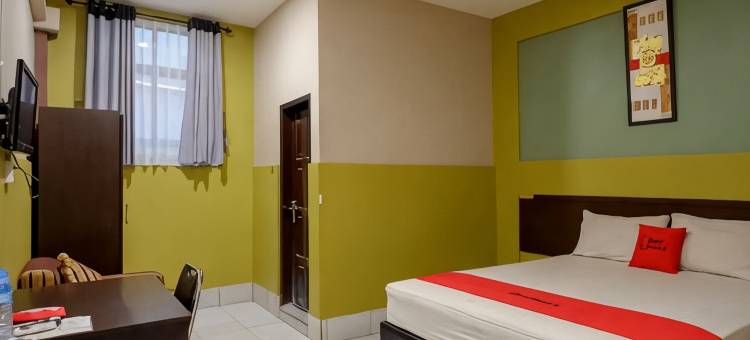 红多兹伊斯兰@印尼肯达里酒店(RedDoorz Syariah @ Hotel Wisma Indonesia Kendari)图片