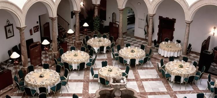 卢塞纳圣多明各酒店(Hotel Santo Domingo Lucena)图片