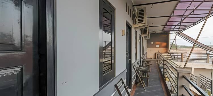 RedDoorz Syariah Near Ciledug Station图片