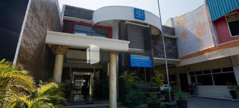 红伙伴苏洛约酒店(Hotel Suroyo RedPartner)图片