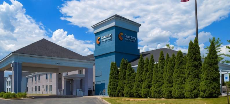 舒适酒店及套房西北密尔沃基(Comfort Inn & Suites NW Milwaukee)图片