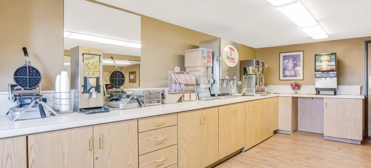 米切尔速8酒店(Super 8 by Wyndham Mitchell)图片