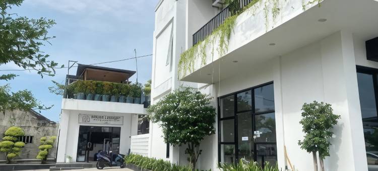 Urbanview Hotel Medio Inn Palu by RedDoorz图片