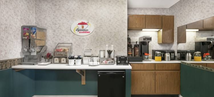 泰勒维尔速8酒店(Super 8 by Wyndham Taylorville IL)图片