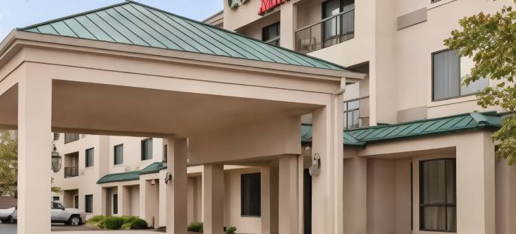 托皮卡万怡酒店(Courtyard Topeka)图片