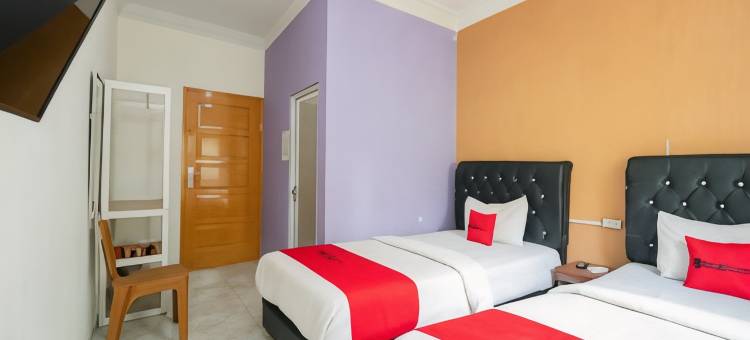 红多兹酒店-近巴东特兰斯马特(RedDoorz Syariah Near Transmart Padang)图片