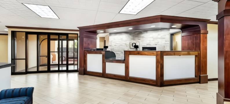 品质酒店及套房佛罗伦萨市民中心(Quality Inn & Suites Civic Center)图片