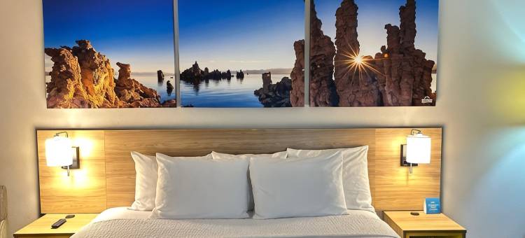 温德姆戴斯酒店-里奇克雷斯特靠近中国湖海军基地(Days Inn by Wyndham Ridgecrest Near China Lake Naval Station)图片
