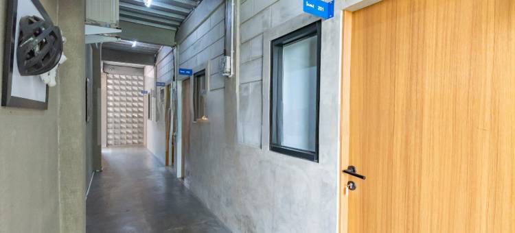 万塔丽文万隆红帕特纳(Manta Living Bandung RedPartner)图片
