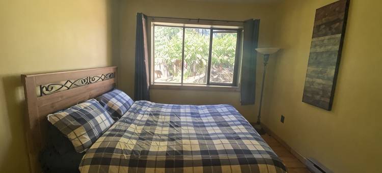 卡斯洛度假屋 - 私密自然体验。(Kaslo Getaway - private and natural experience.)图片