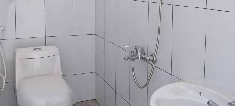 红多兹酒店-近马格坦广场(RedDoorz Near Alun Alun Magetan)图片