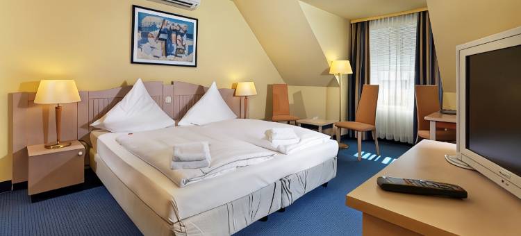 吕贝克海蓝宝石温德姆特莱普酒店(TRYP by Wyndham Luebeck Aquamarin)图片