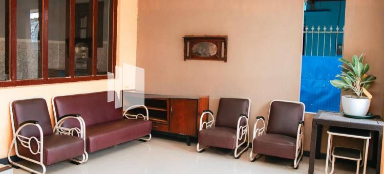 Flamboyan Asri Syariah Mitra RedDoorz Near Kampung Inggris Pare图片