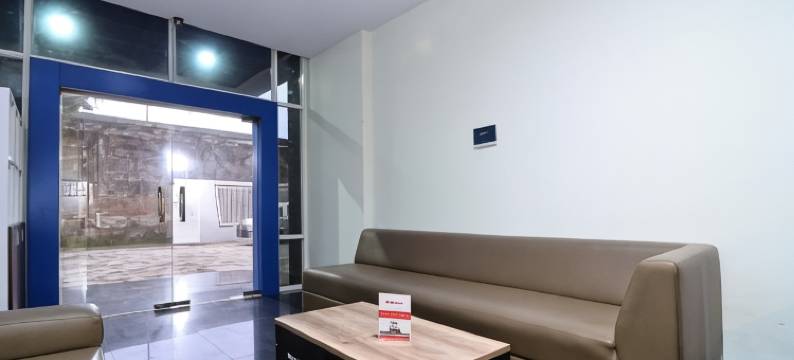 红多兹酒店-近梭罗市开拉顿博物馆(RedDoorz Near Museum Keraton Surakarta)图片