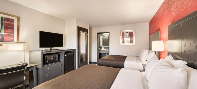 拉塞尔维尔I-40凯隆套房酒店(Clarion Inn & Suites Russellville I-40)图片