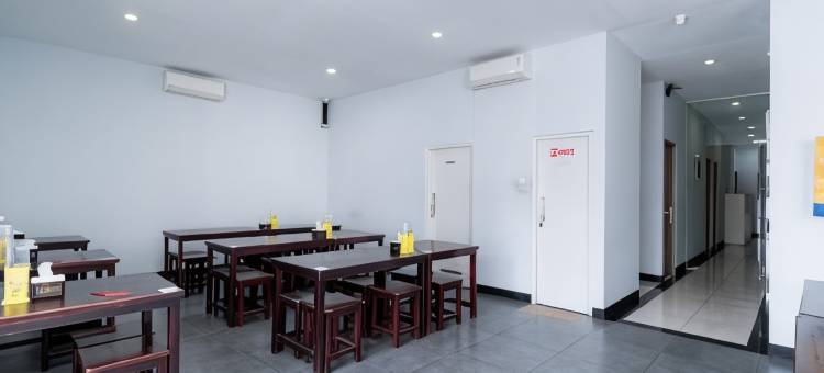 RedDoorz靠近Lippo Mall Puri(RedDoorz Near Puri Indah Lippo Mall 2)图片