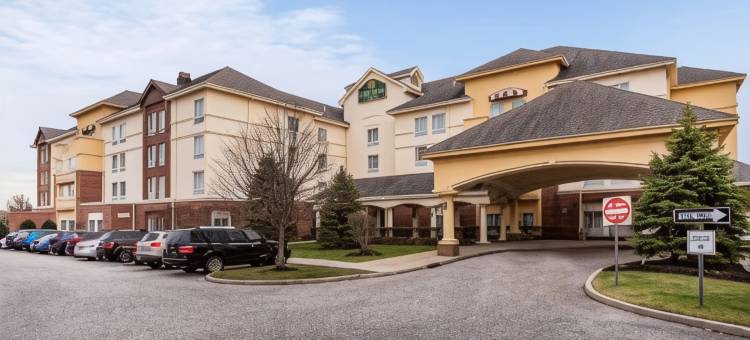 艾斯利普麦克阿瑟机场拉昆塔温德姆套房酒店(La Quinta Inn & Suites by Wyndham Islip - MacArthur Airport)图片