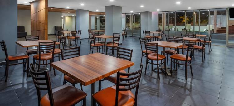 阿卡波可温德姆华美达套房酒店(Ramada by Wyndham Acapulco Hotel & Suites)图片